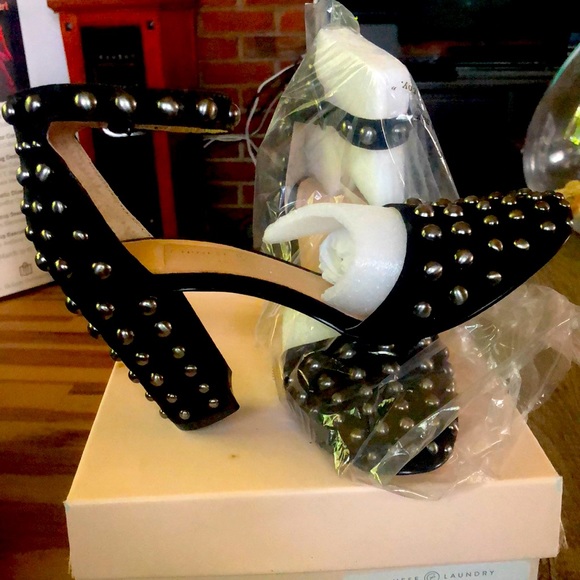 Black heels - Picture 1 of 7